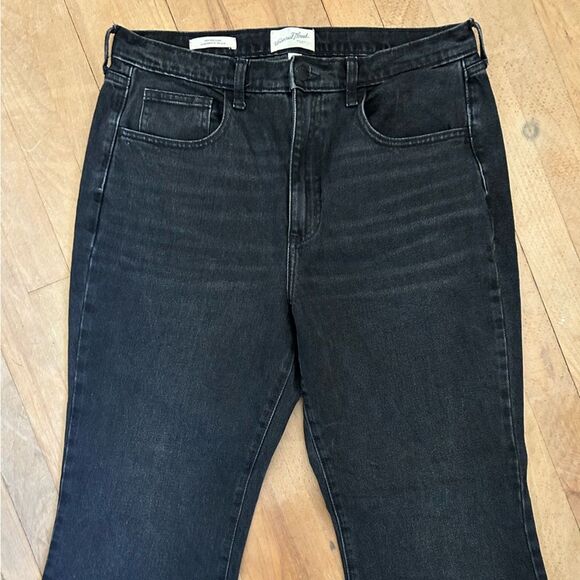 Universal Thread High Rise Short Black Jeans - Picture 3 of 7